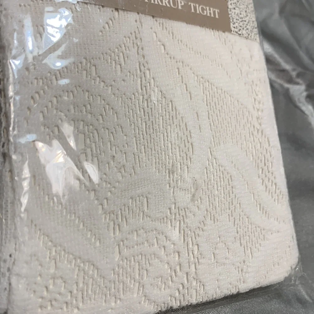 🌹Vintage 80’s Floral Stirrup Lace Leggings Tights in Cream White •